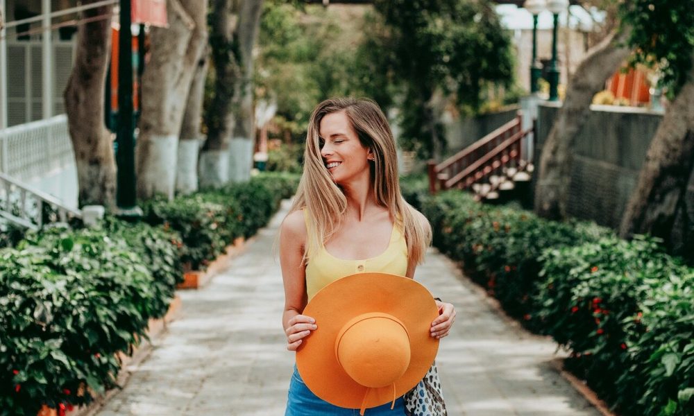 fashion-g7ac614af1_1280_Easy-Resize.com